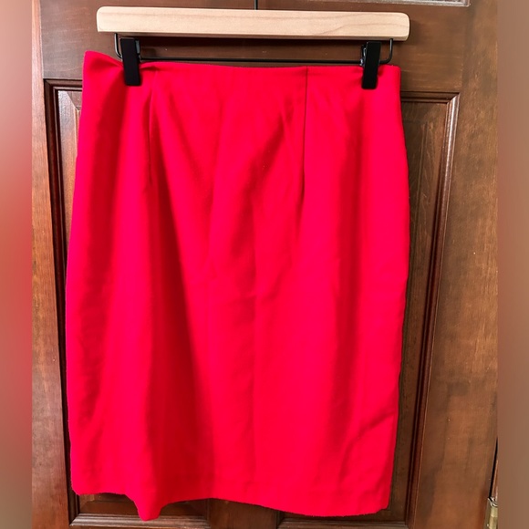 F STOP VTG 80s Red pencil skirt. Size 10, which is a modern size 8 - Picture 2 of 6
